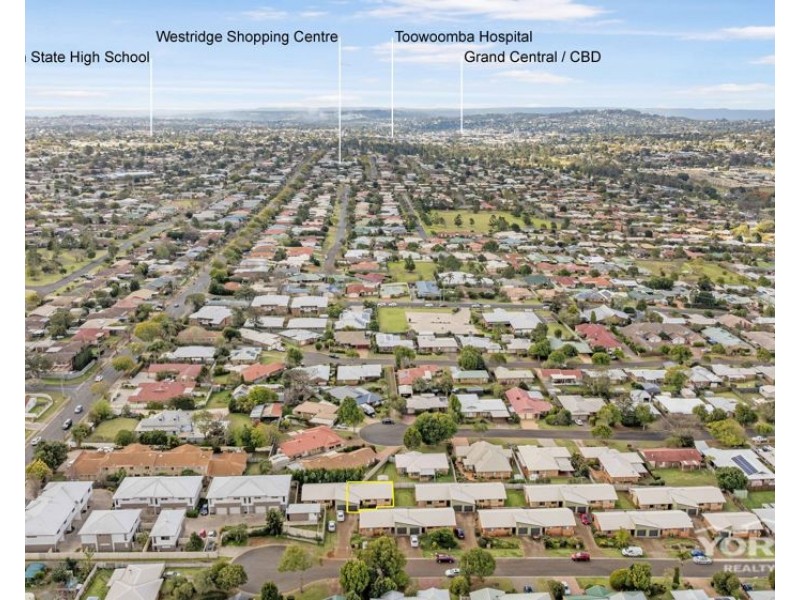 2/15 Donna Court, Kearneys Spring QLD 4350