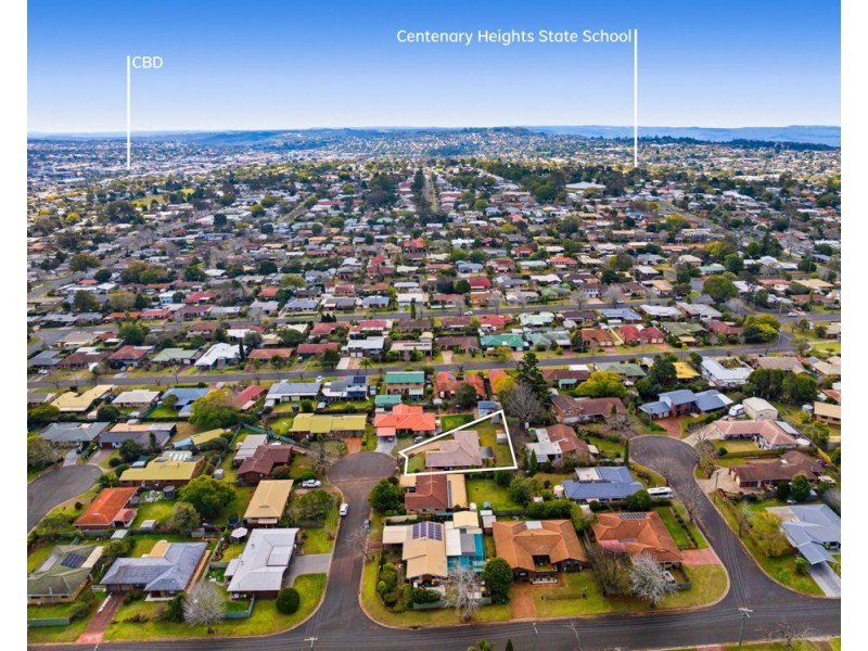 4 Azalea, Centenary Heights QLD 4350