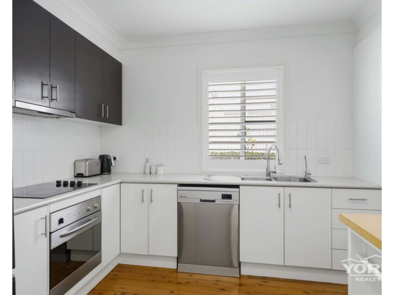 1/4A Rose Street, Wilsonton QLD 4350