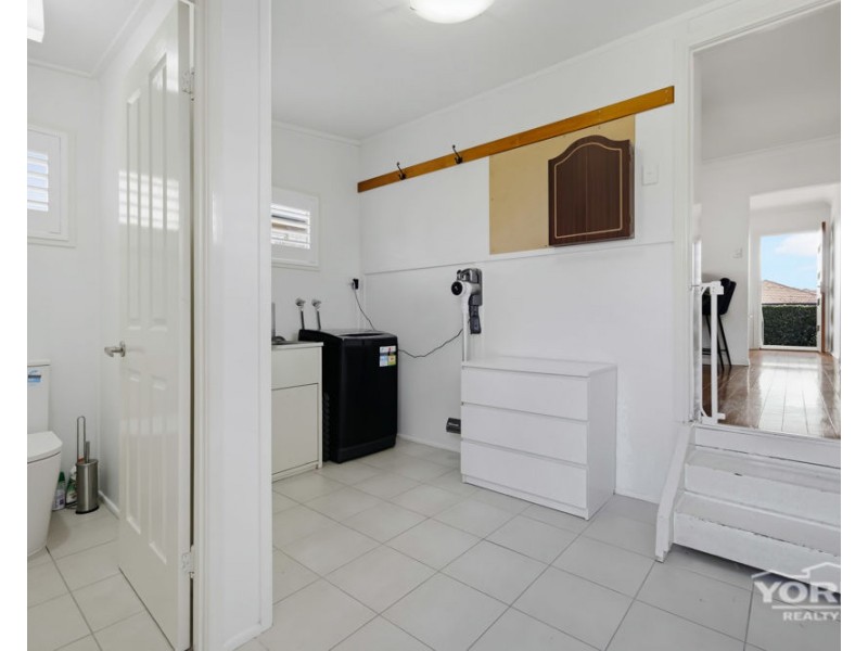 1/4A Rose Street, Wilsonton QLD 4350