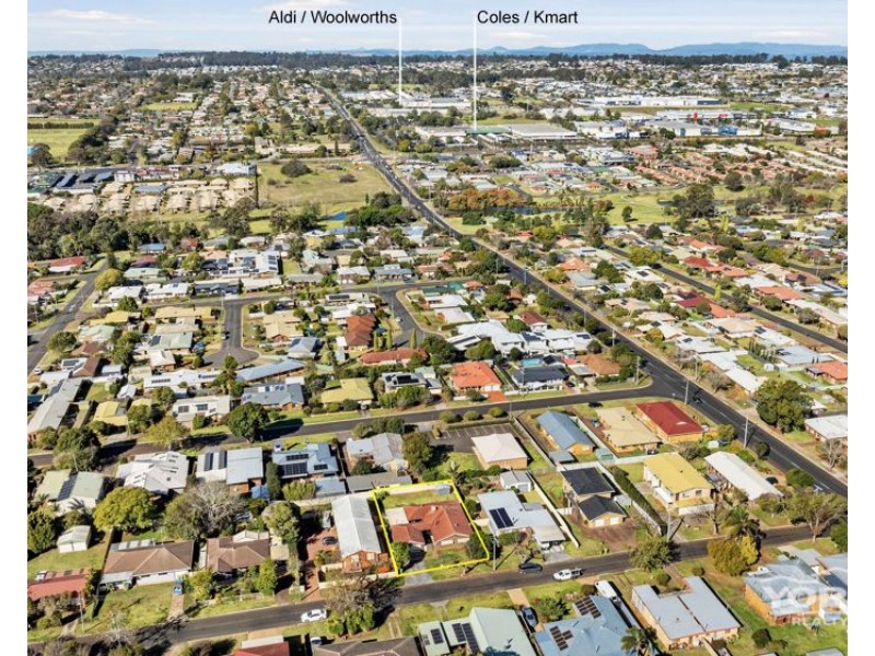 54 Noll Street, Kearneys Spring QLD 4350