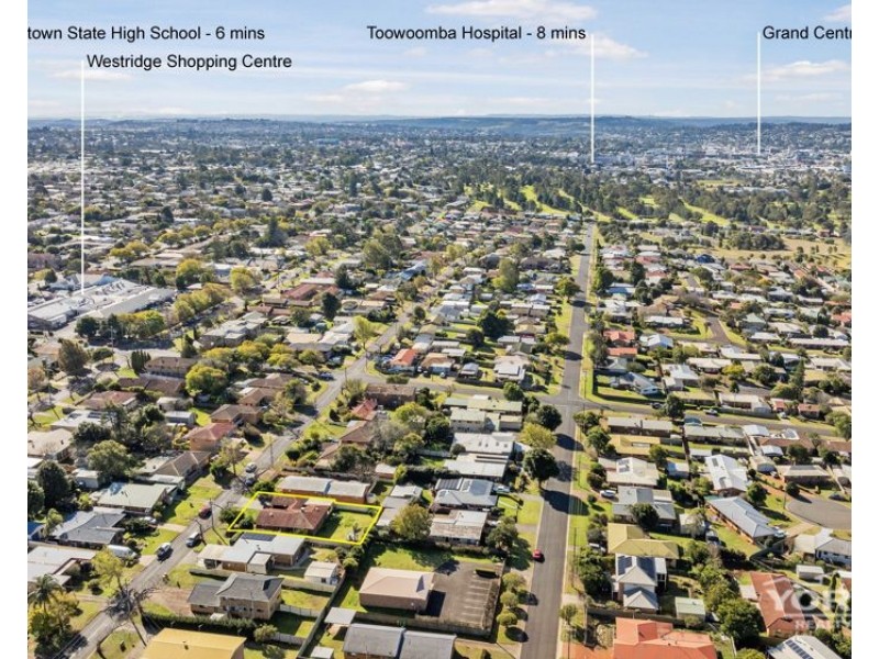 54 Noll Street, Kearneys Spring QLD 4350