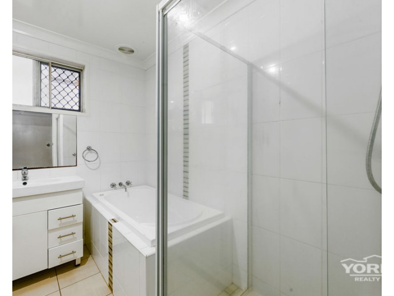 17 Podd Street, Wilsonton QLD 4350