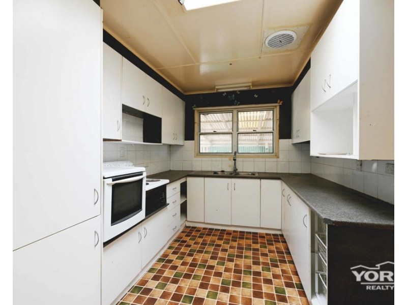 20 Teesdale Avenue, Newtown QLD 4350