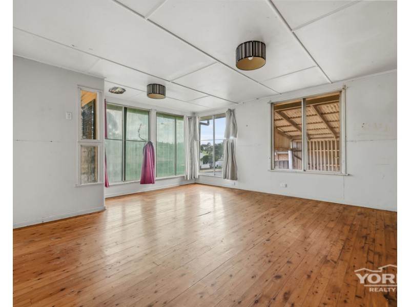 20 Teesdale Avenue, Newtown QLD 4350