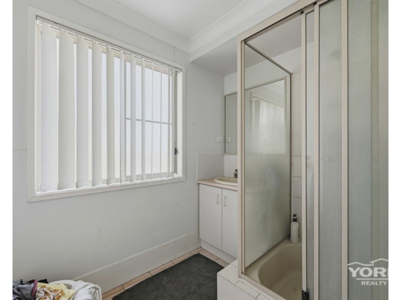 1/19 Noll Street, Kearneys Spring QLD 4350