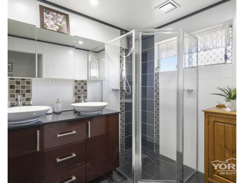 21 Jason Street, Wilsonton Heights QLD 4350