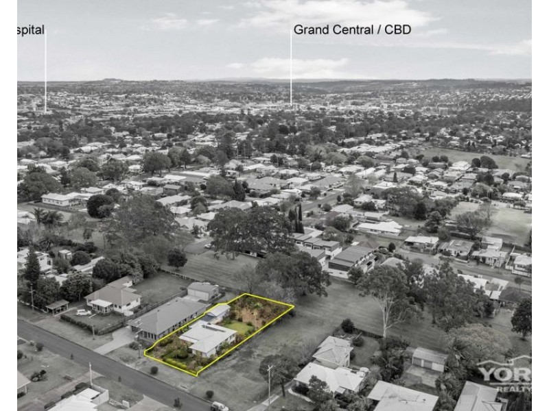 13 Garde Street, Centenary Heights QLD 4350