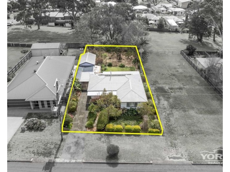 13 Garde Street, Centenary Heights QLD 4350