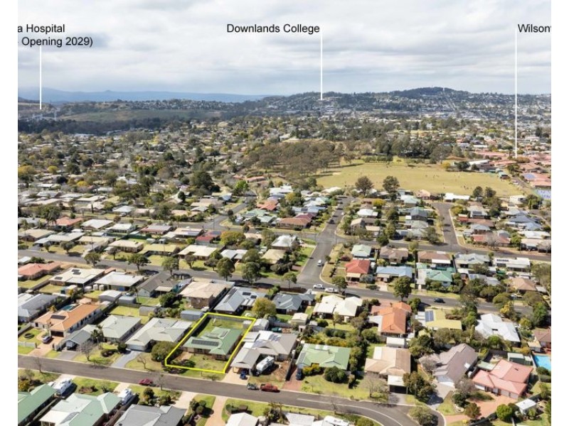 32 Cherokee Drive, Wilsonton QLD 4350