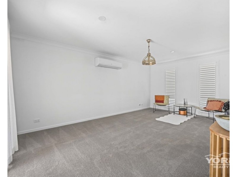 38 Newman Road, Wyreema QLD 4352