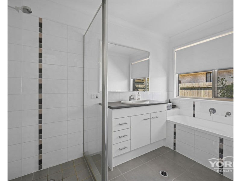 38 Newman Road, Wyreema QLD 4352