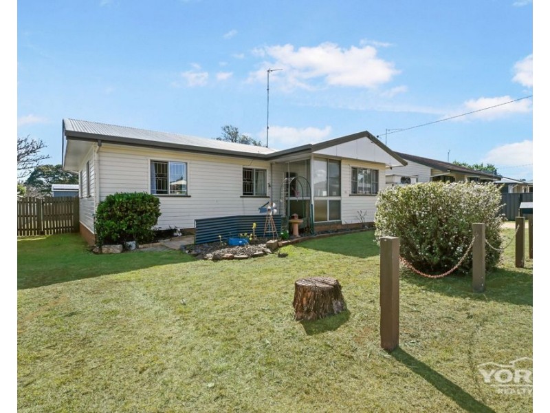11 McLeish Street, Harristown QLD 4350