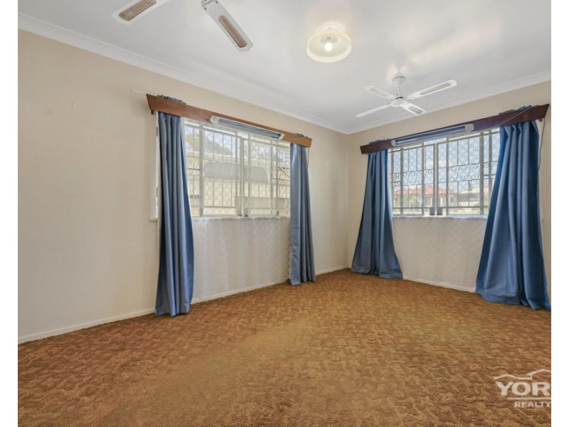 11 McLeish Street, Harristown QLD 4350