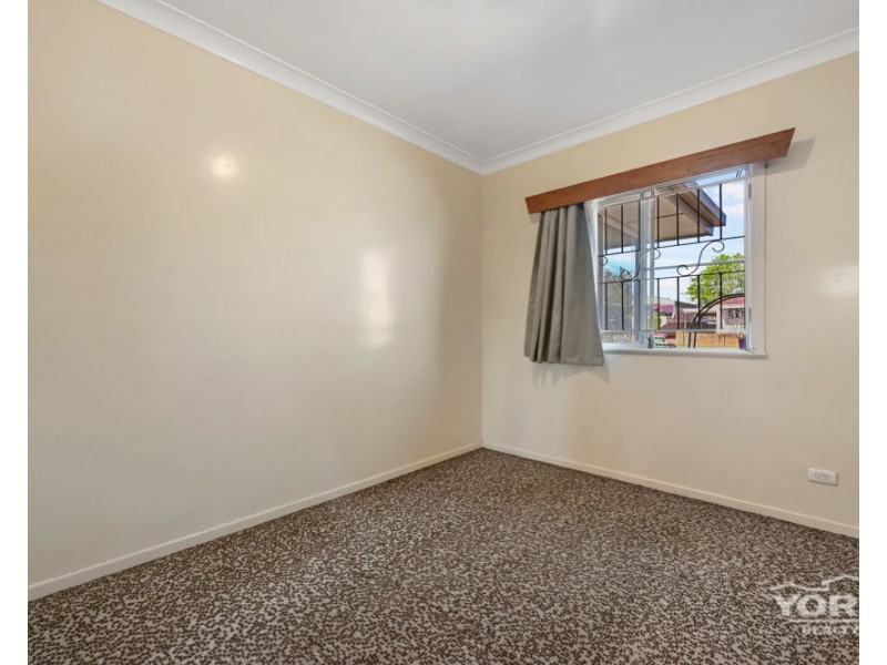 11 McLeish Street, Harristown QLD 4350