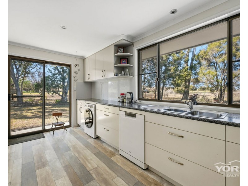 6 Caton Street, Drayton QLD 4350