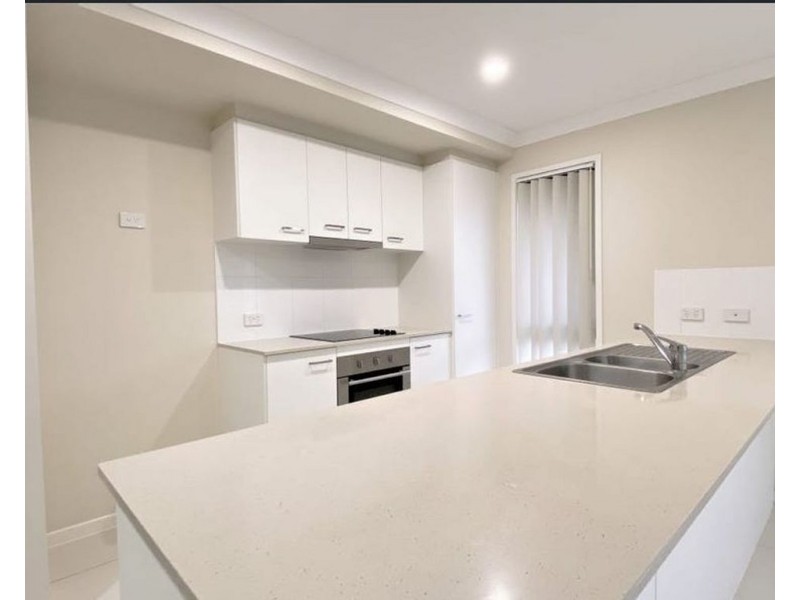 1/4 Wongalee Place, Cambooya QLD 4358