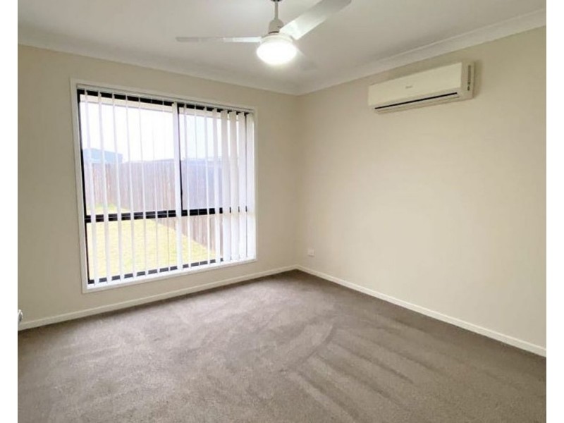 1/4 Wongalee Place, Cambooya QLD 4358