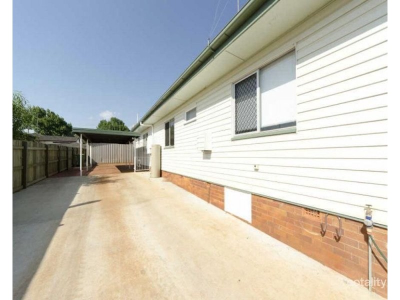 15 Coates Street, Kearneys Spring QLD 4350