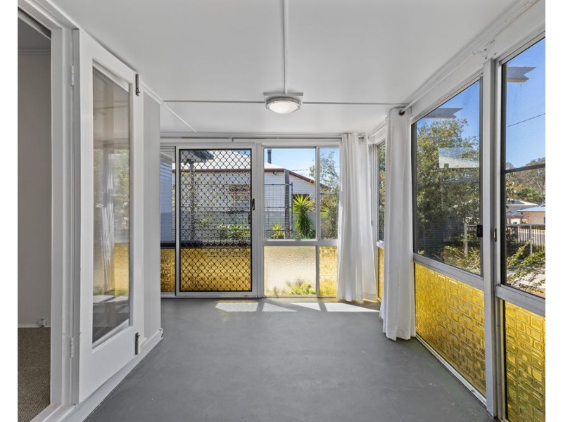 10 John Street, Crows Nest QLD 4355