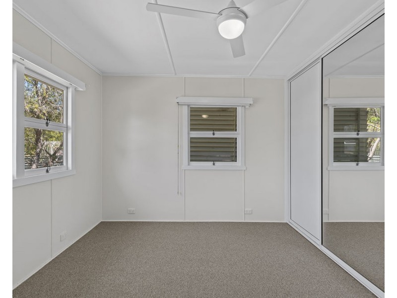 10 John Street, Crows Nest QLD 4355