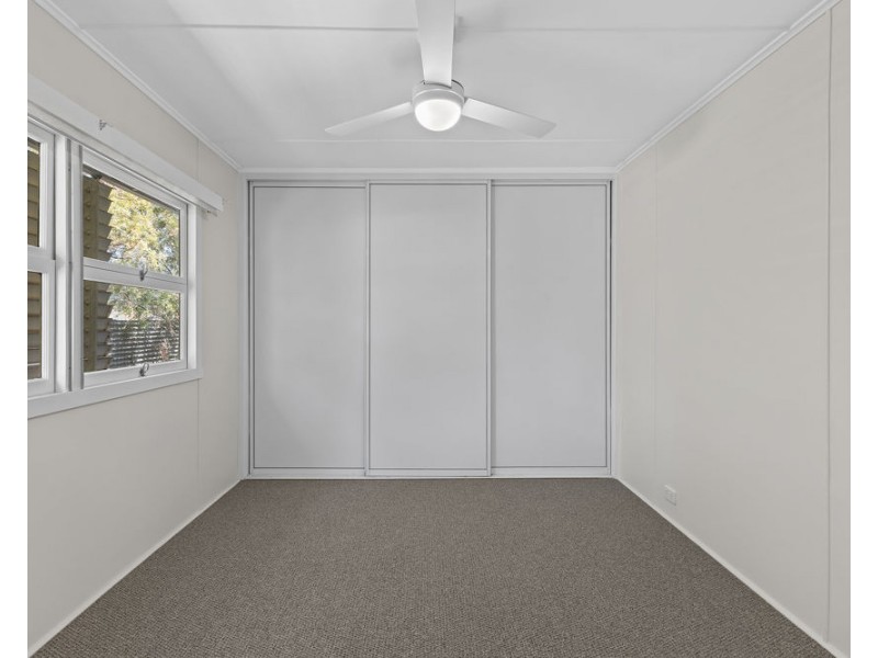 10 John Street, Crows Nest QLD 4355