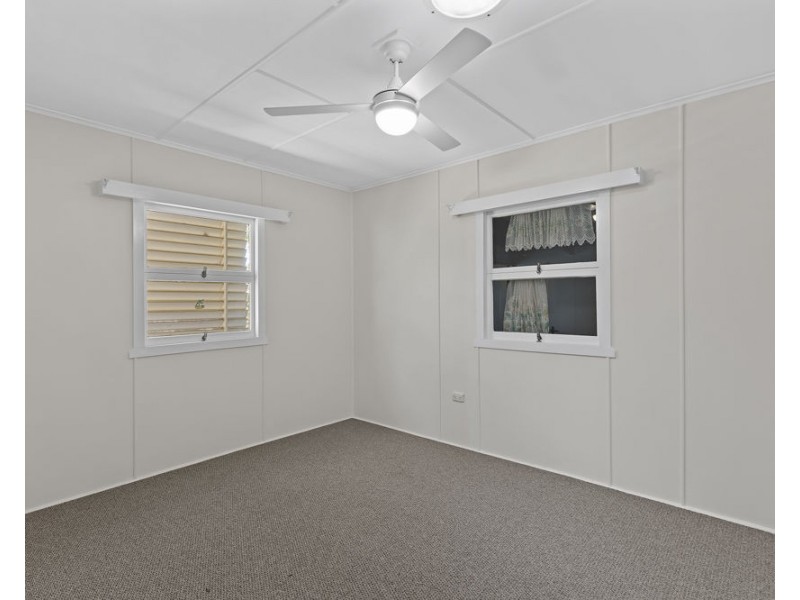 10 John Street, Crows Nest QLD 4355