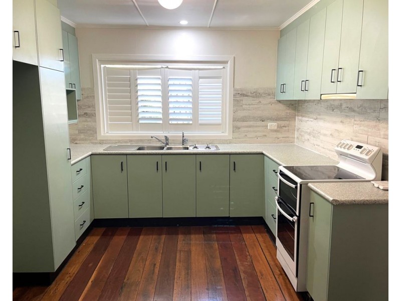 83 Hogg Street, Cranley QLD 4350