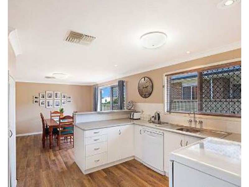 54 Noll Street, Kearneys Spring QLD 4350