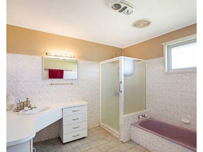 54 Noll Street, Kearneys Spring QLD 4350