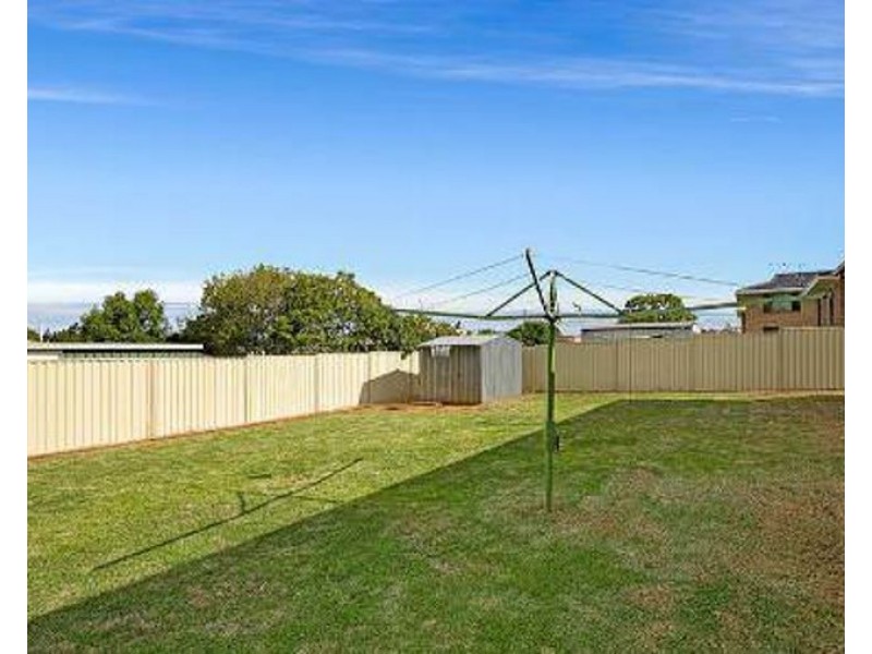 54 Noll Street, Kearneys Spring QLD 4350