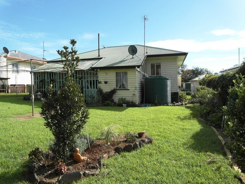 30 Elizabeth Street, South Toowoomba QLD 4350