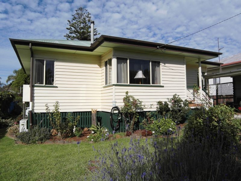 30 Elizabeth Street, South Toowoomba QLD 4350