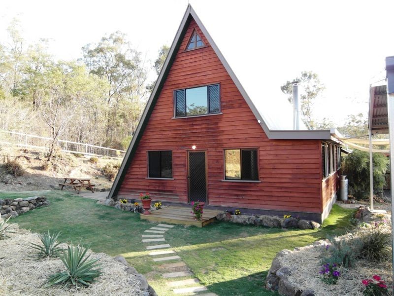 27 Berghofer Drive, Withcott QLD 4352