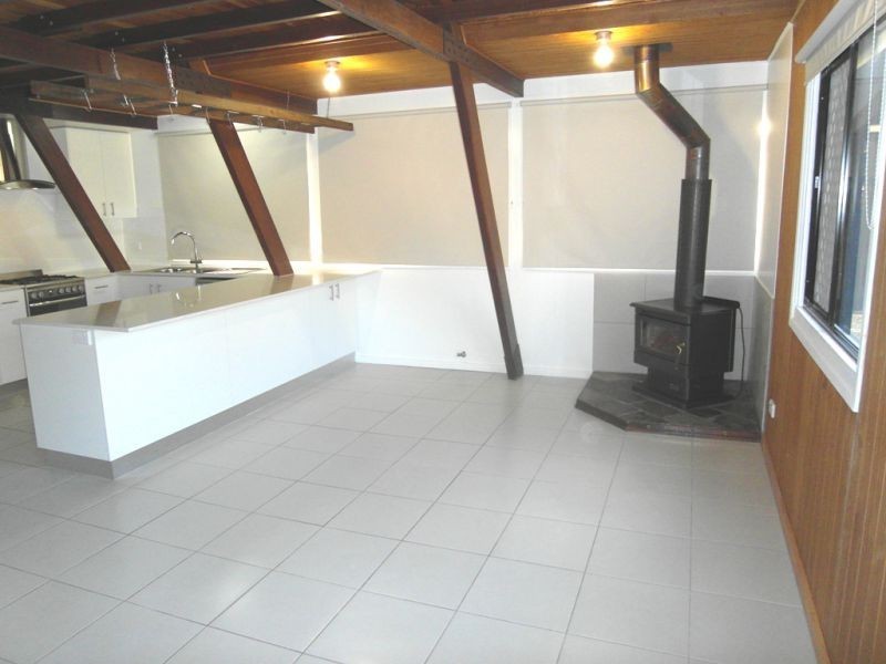 27 Berghofer Drive, Withcott QLD 4352