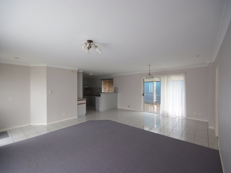 17 Fern Drive, Kearneys Spring QLD 4350