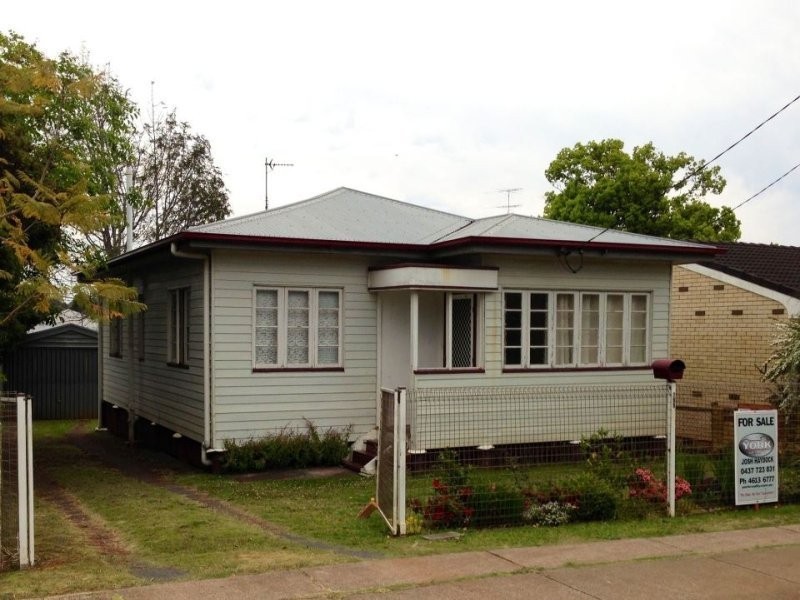 755 Ruthven Street, South Toowoomba QLD 4350