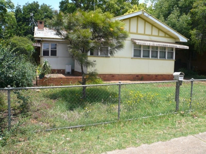 34 Hursley Rd, Newtown QLD 4350