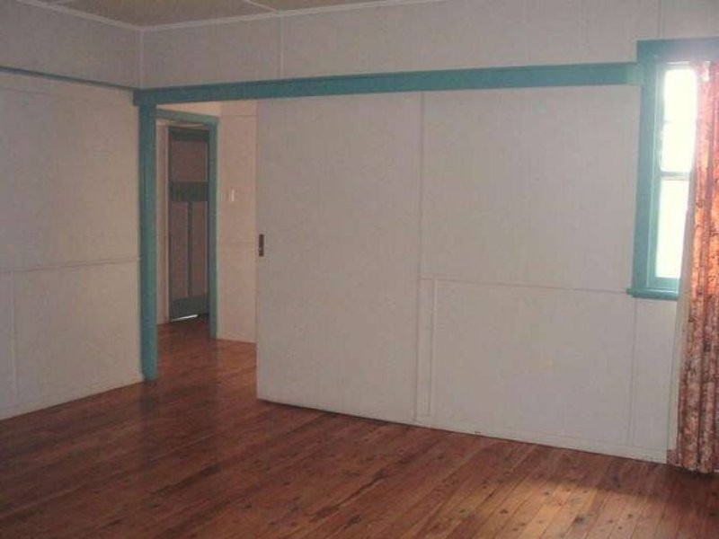 34 Hursley Rd, Newtown QLD 4350