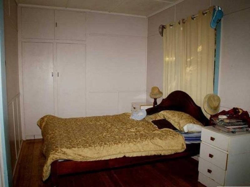 34 Hursley Rd, Newtown QLD 4350