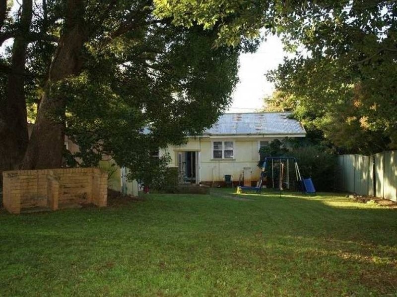 34 Hursley Rd, Newtown QLD 4350