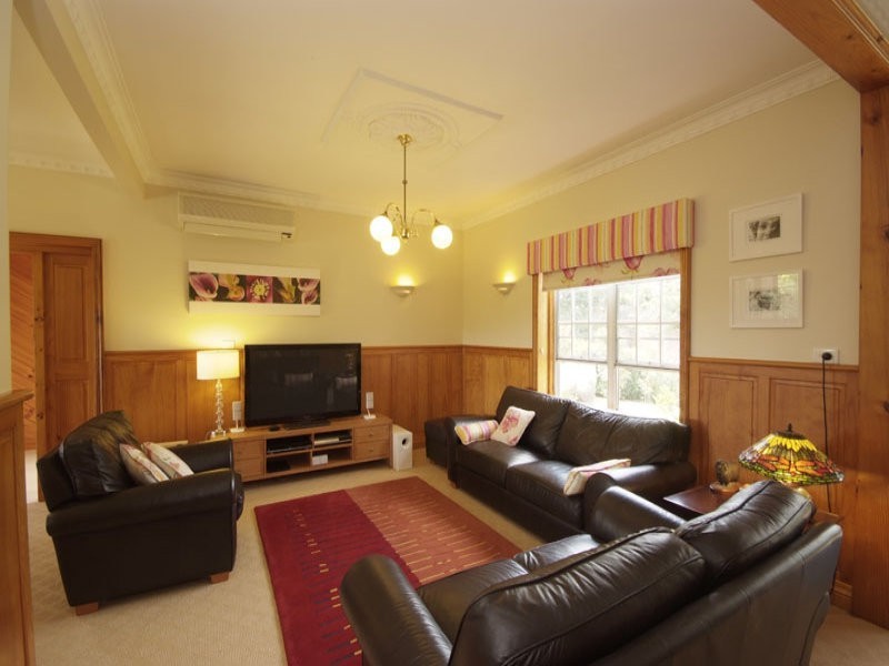 74 Jellicoe St, North Toowoomba QLD 4350