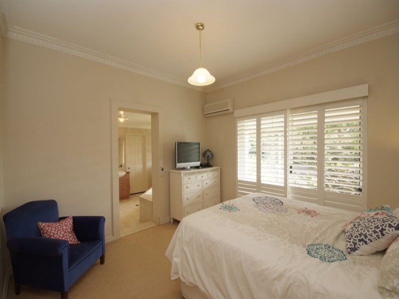 74 Jellicoe St, North Toowoomba QLD 4350