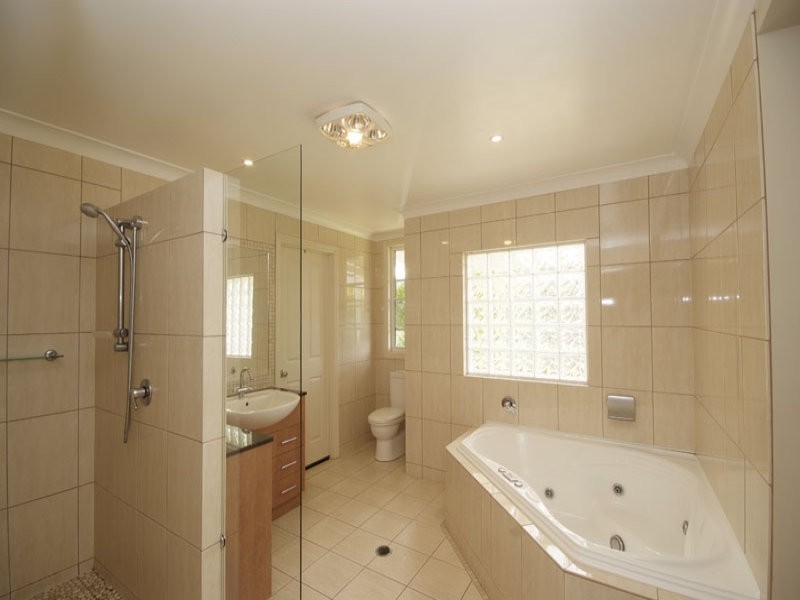 74 Jellicoe St, North Toowoomba QLD 4350