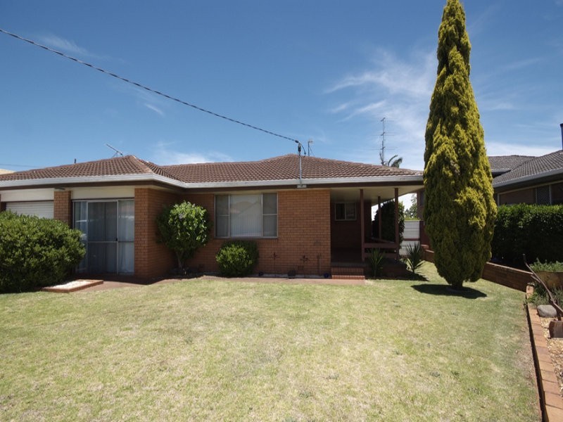 9 Chilla Street, Harristown QLD 4350