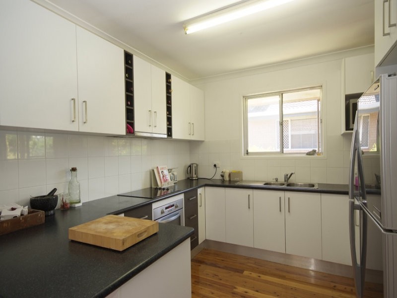 9 Chilla Street, Harristown QLD 4350