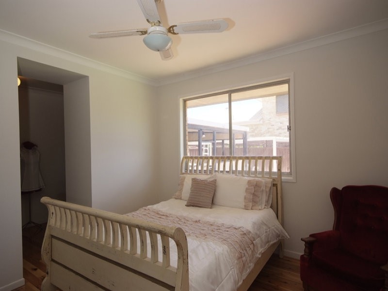 9 Chilla Street, Harristown QLD 4350