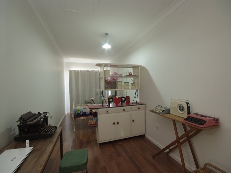 9 Chilla Street, Harristown QLD 4350