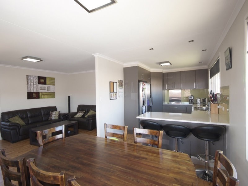 7 Beh Street, Harristown QLD 4350