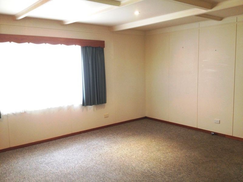8 Boyd Street, Wilsonton QLD 4350